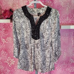 Sioni Monochrome Textured Blouse